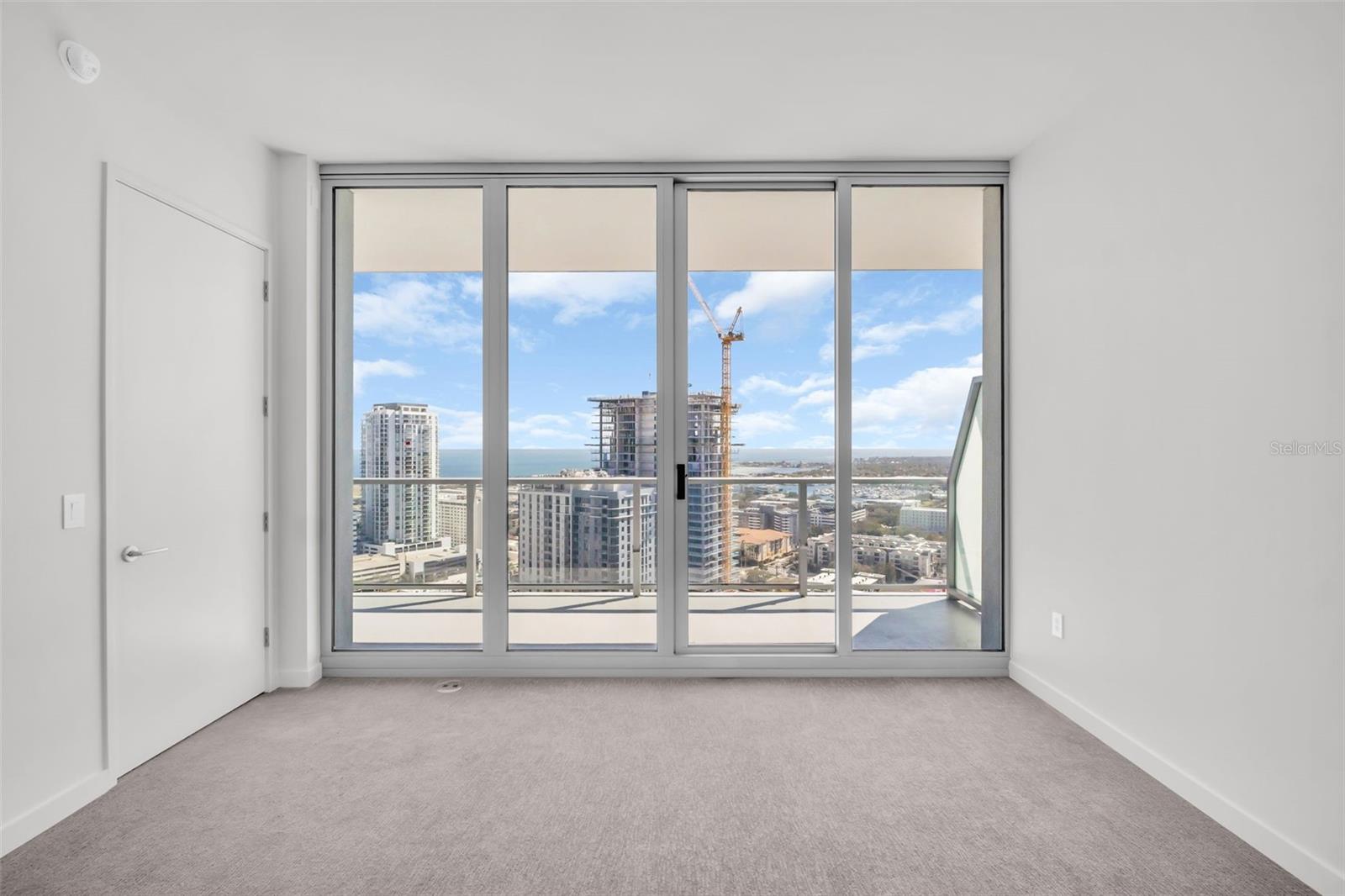 400 CENTRAL - Residential Lease