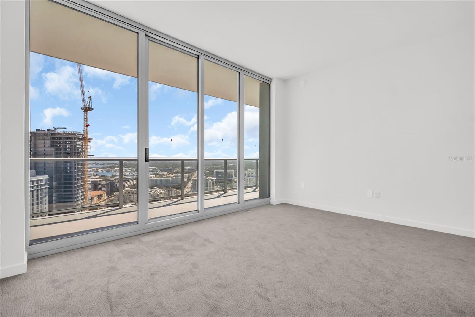 400 CENTRAL - Residential Lease