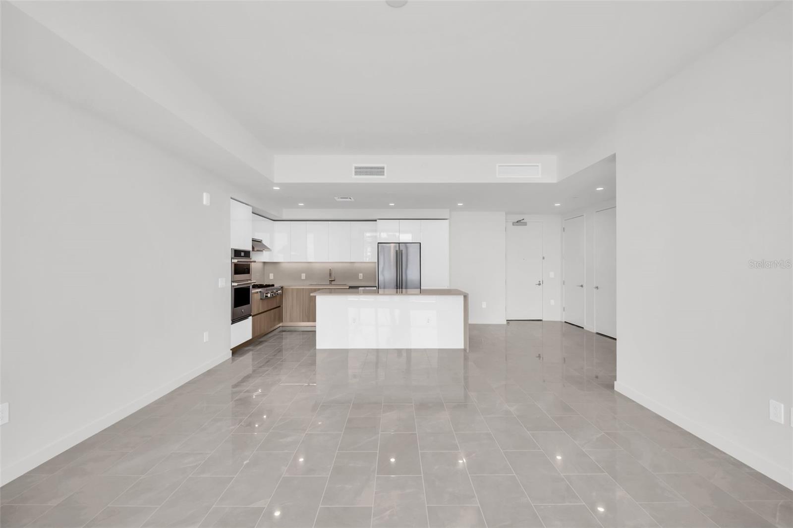400 CENTRAL - Residential Lease