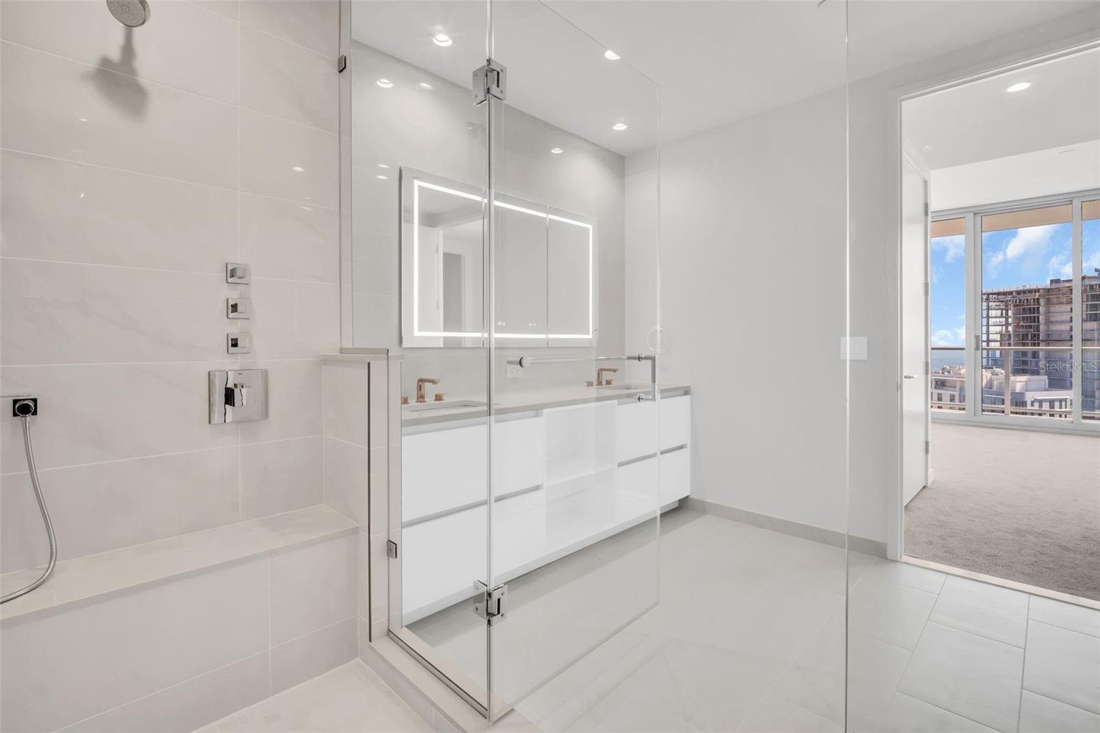400 CENTRAL - Residential Lease