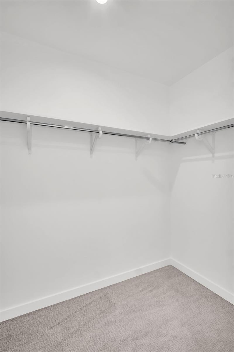 400 CENTRAL - Residential Lease