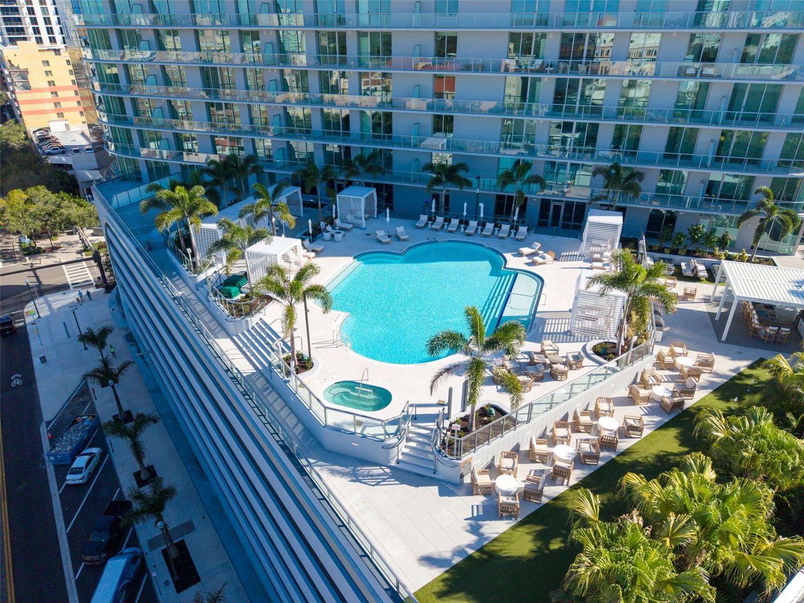 400 CENTRAL - Residential Lease