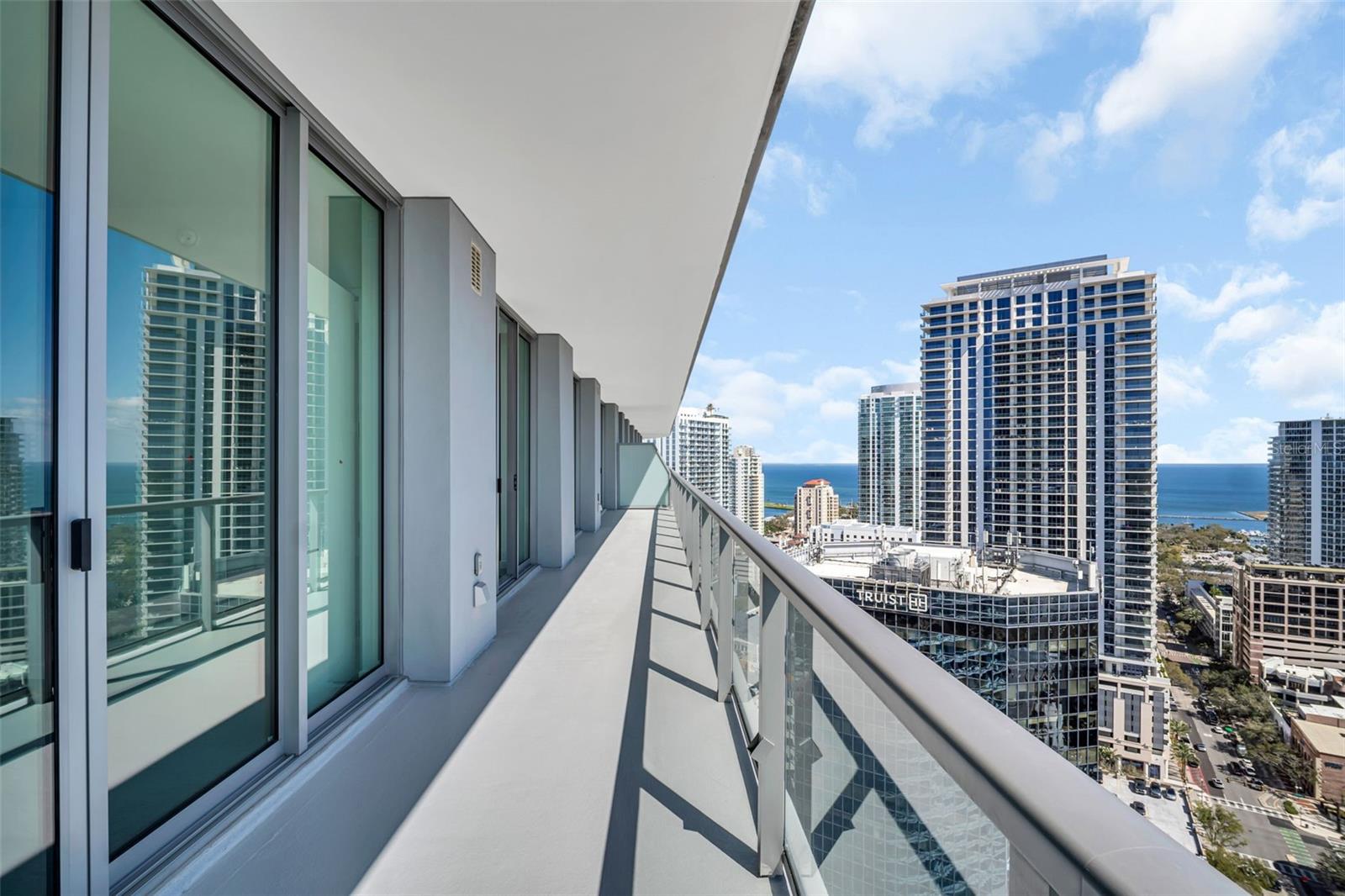 400 CENTRAL - Residential Lease
