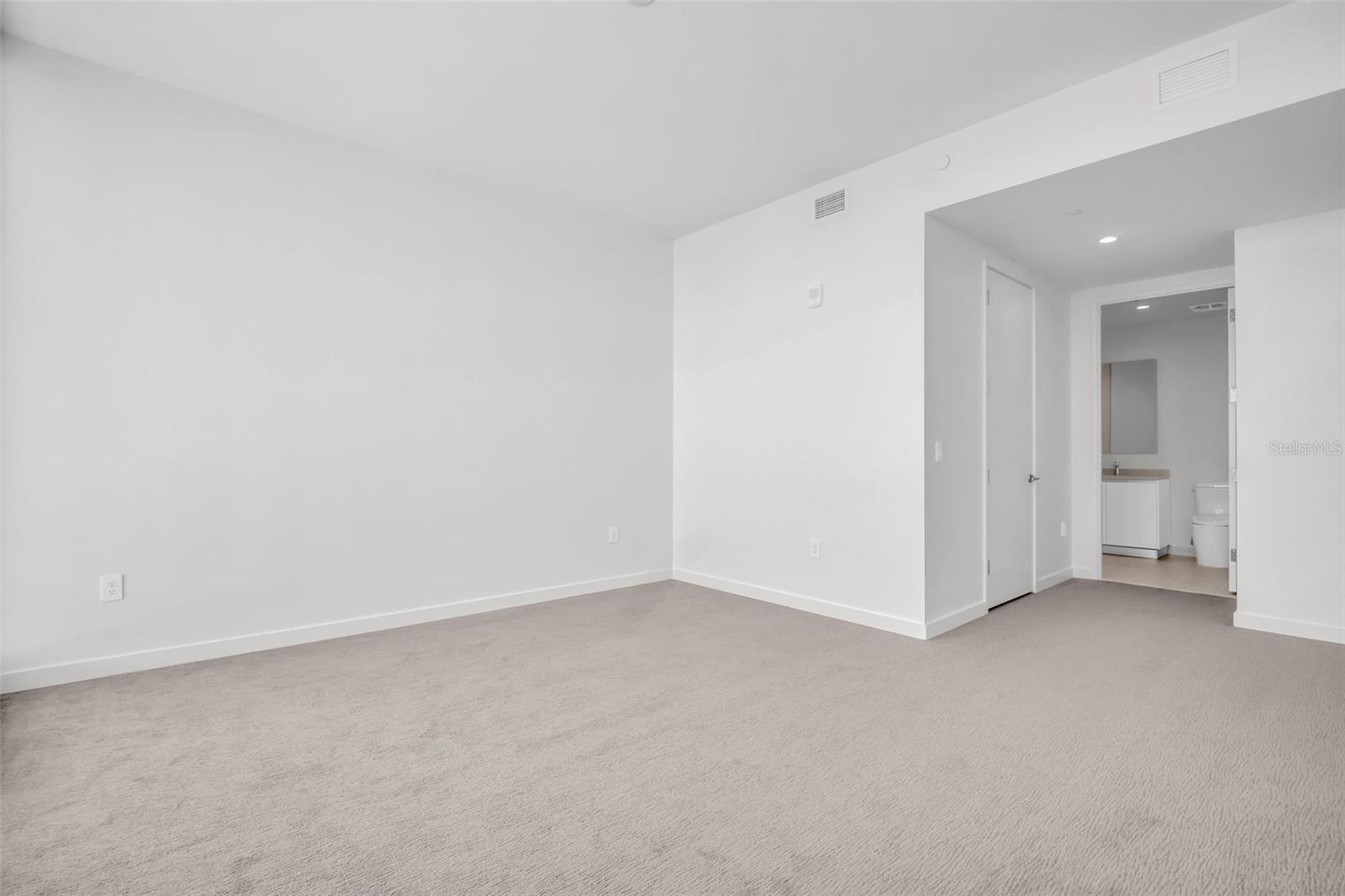 400 CENTRAL - Residential Lease