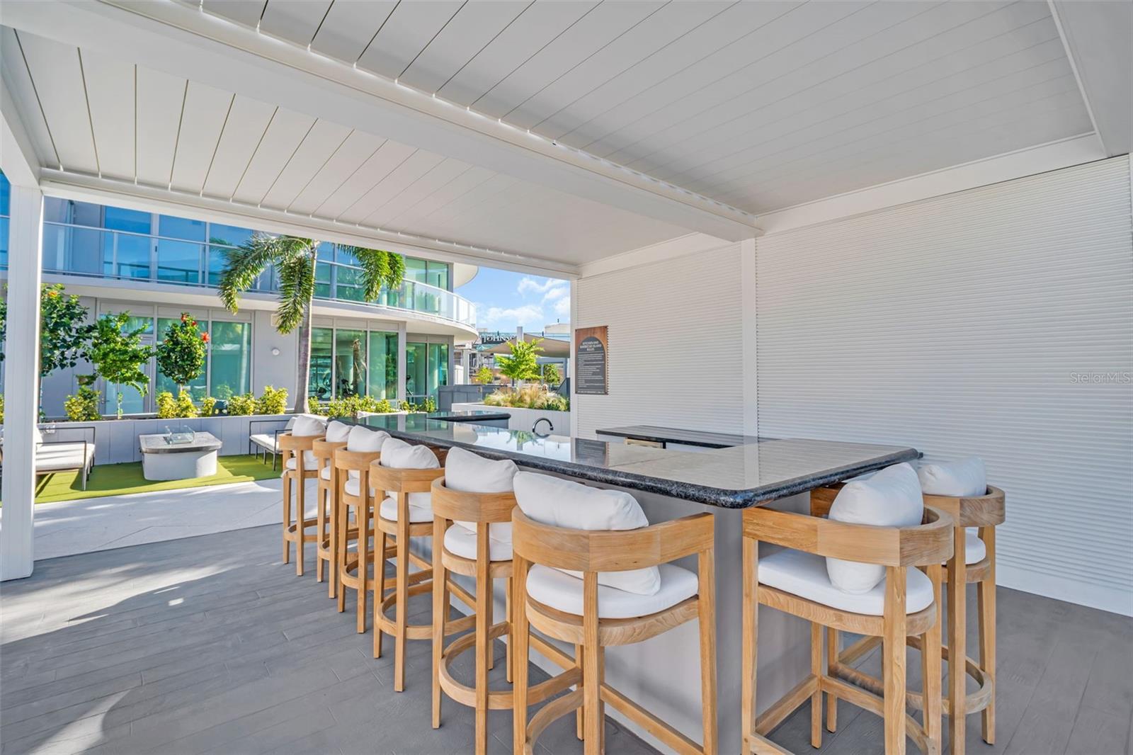 400 CENTRAL - Residential Lease
