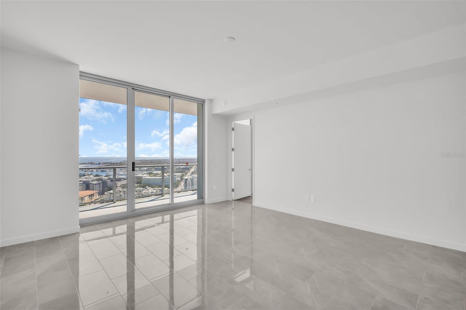 400 CENTRAL - Residential Lease