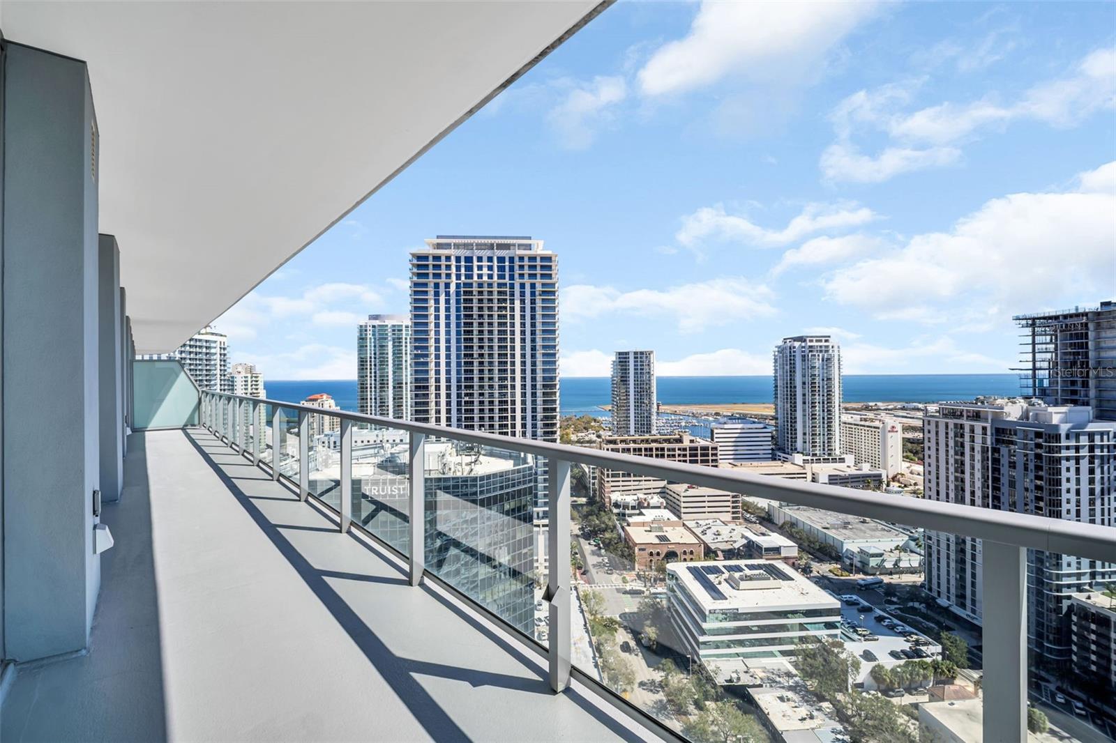 400 CENTRAL - Residential Lease