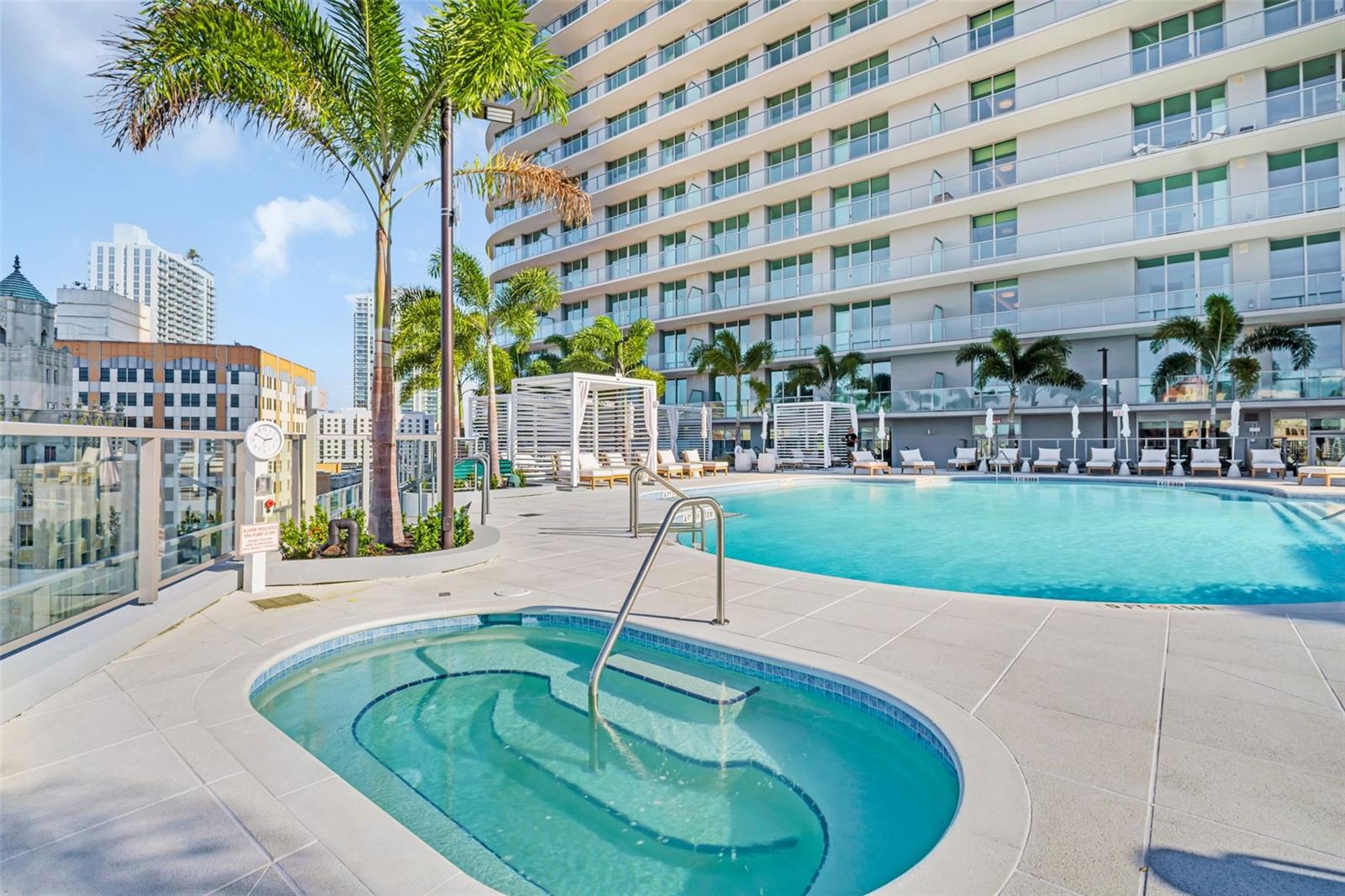 400 CENTRAL - Residential Lease