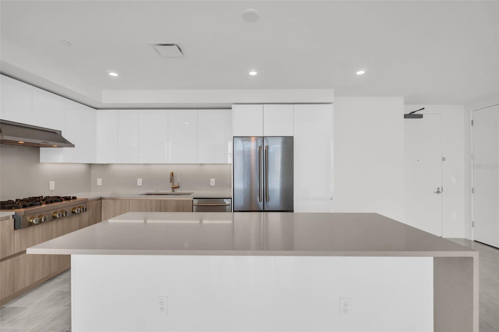 400 CENTRAL - Residential Lease