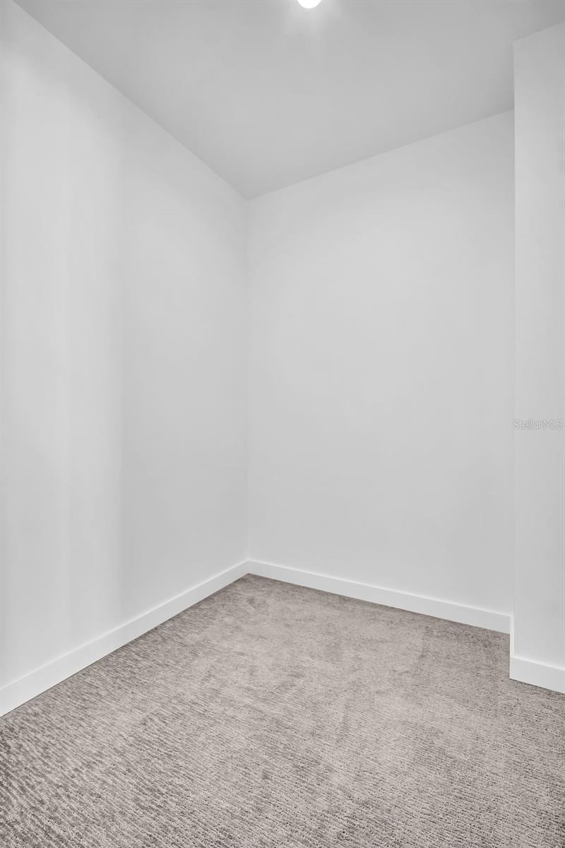 400 CENTRAL - Residential Lease