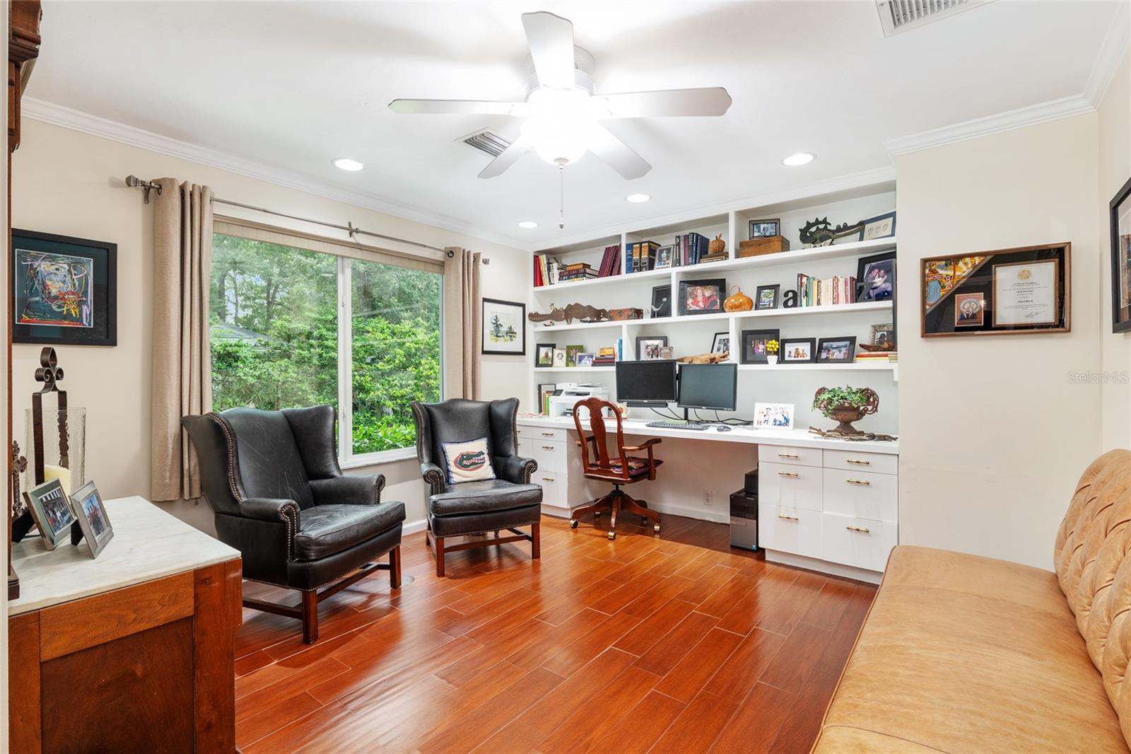 COLONY PARK - Residential