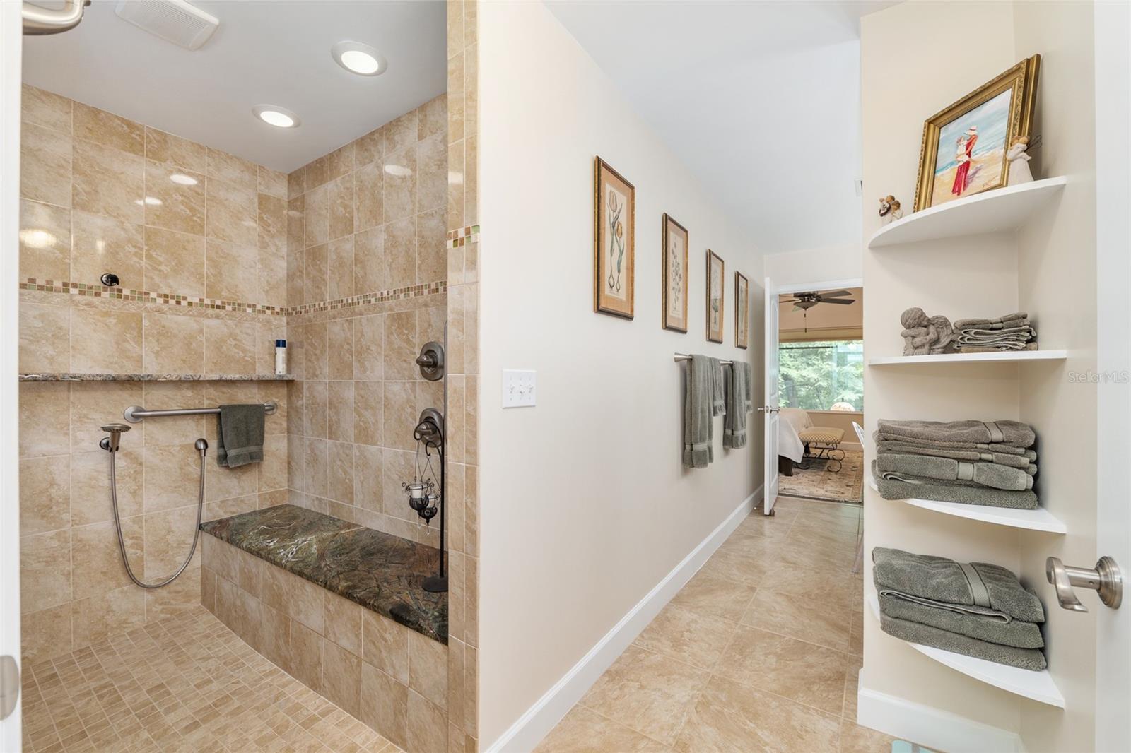 COLONY PARK - Residential