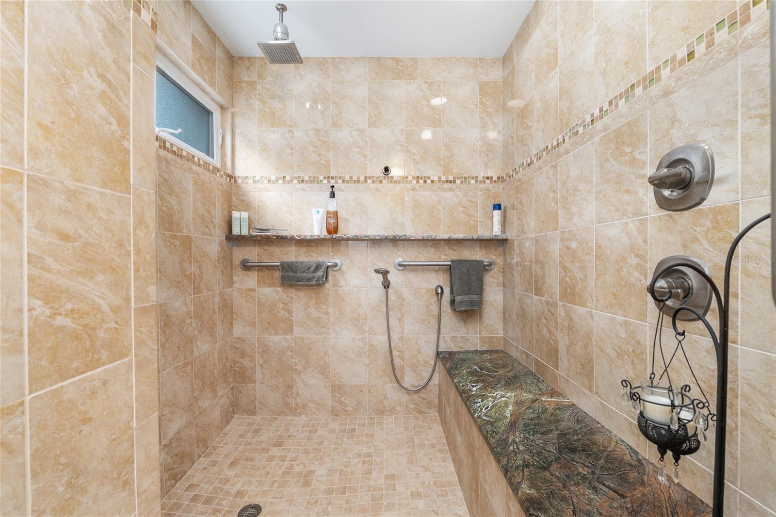 COLONY PARK - Residential