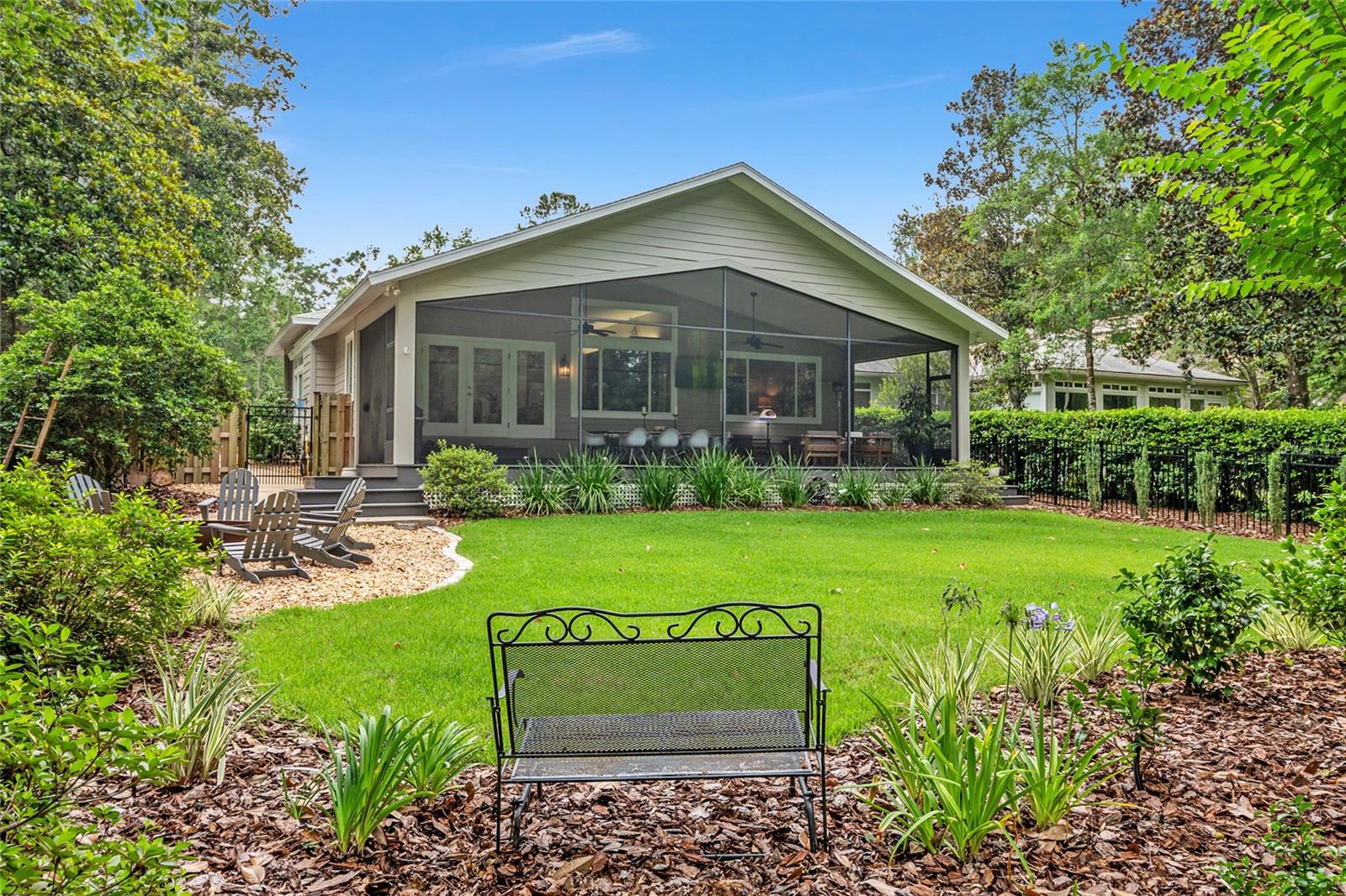 COLONY PARK - Residential