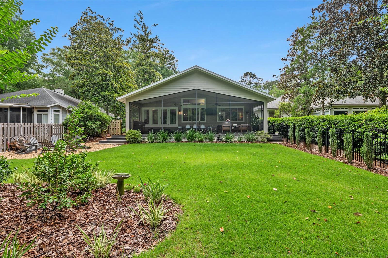 COLONY PARK - Residential
