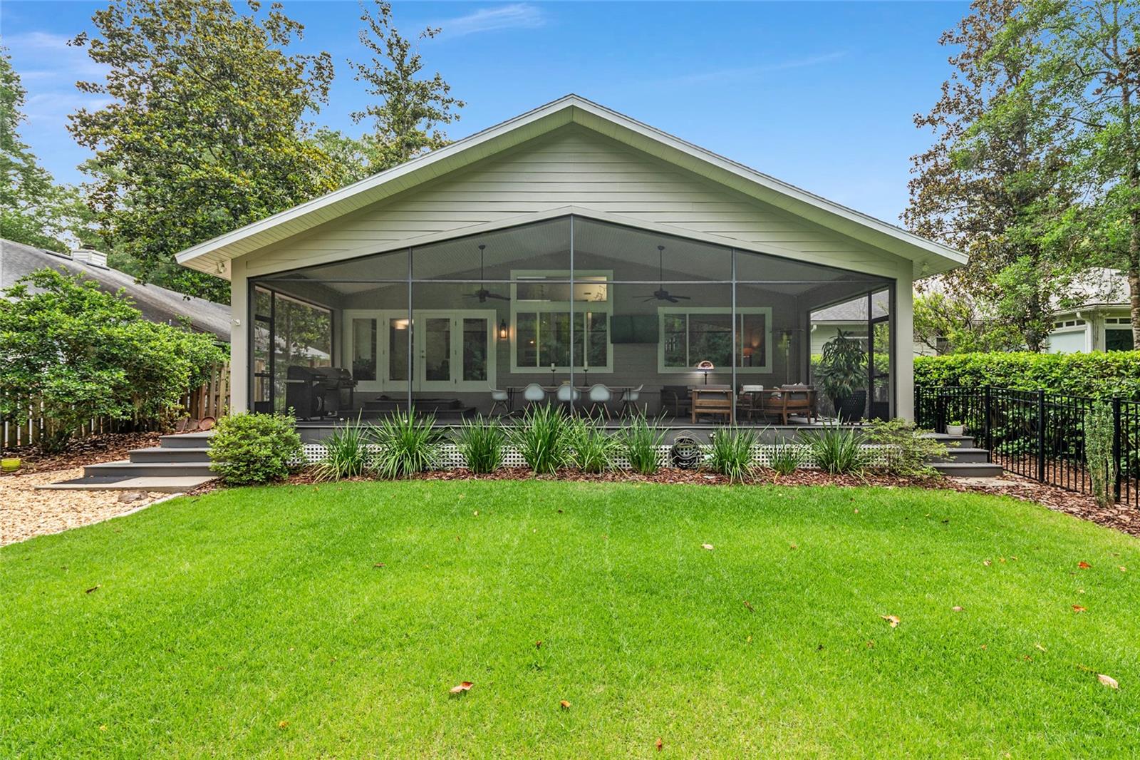 COLONY PARK - Residential