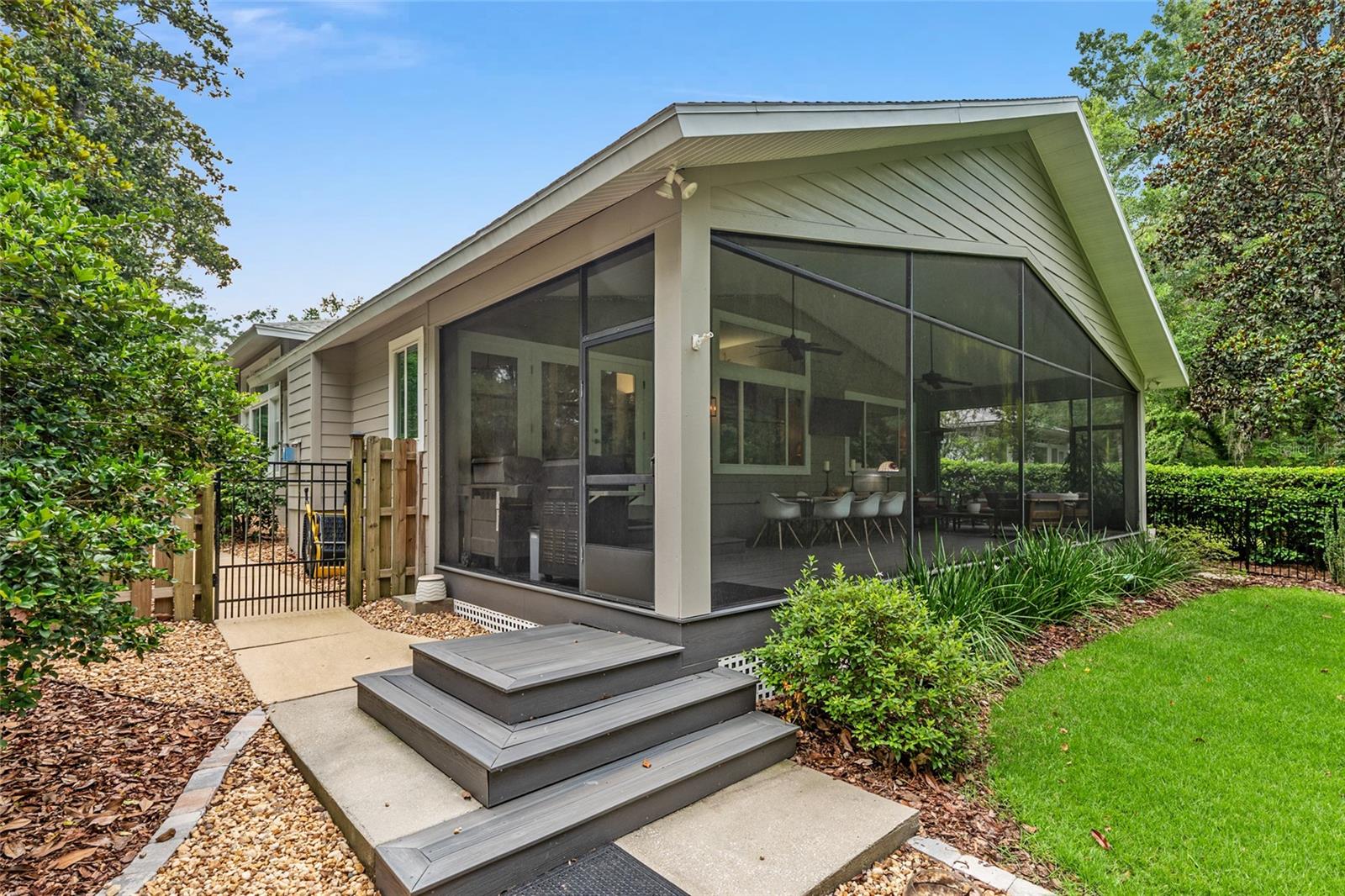 COLONY PARK - Residential