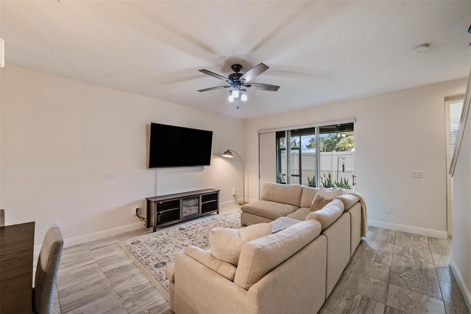 LAKEVIEW - Residential