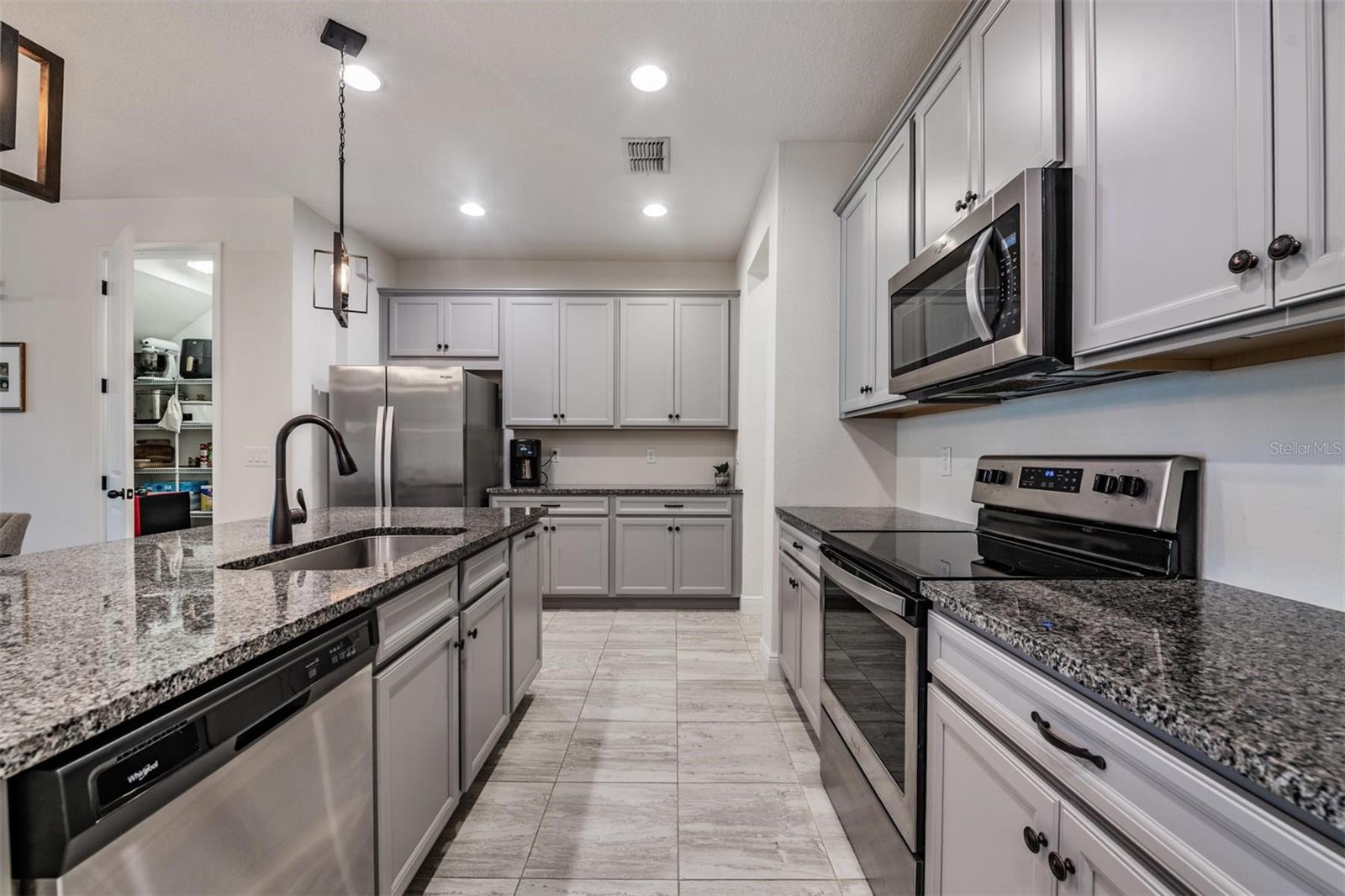 LAKEVIEW - Residential