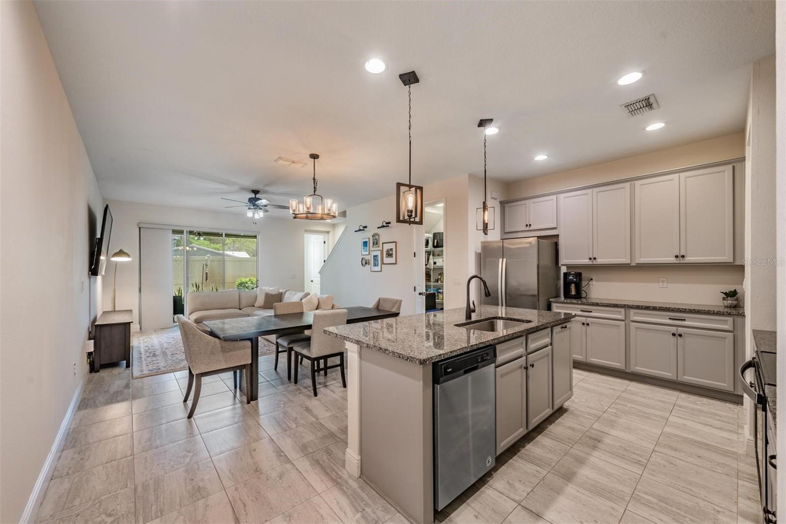 LAKEVIEW - Residential