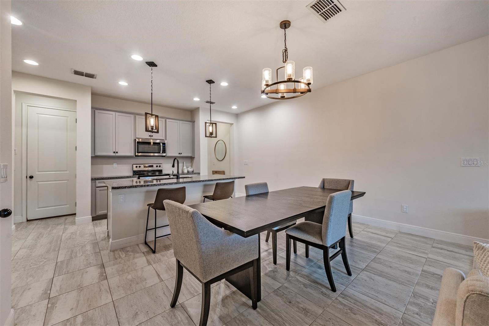 LAKEVIEW - Residential