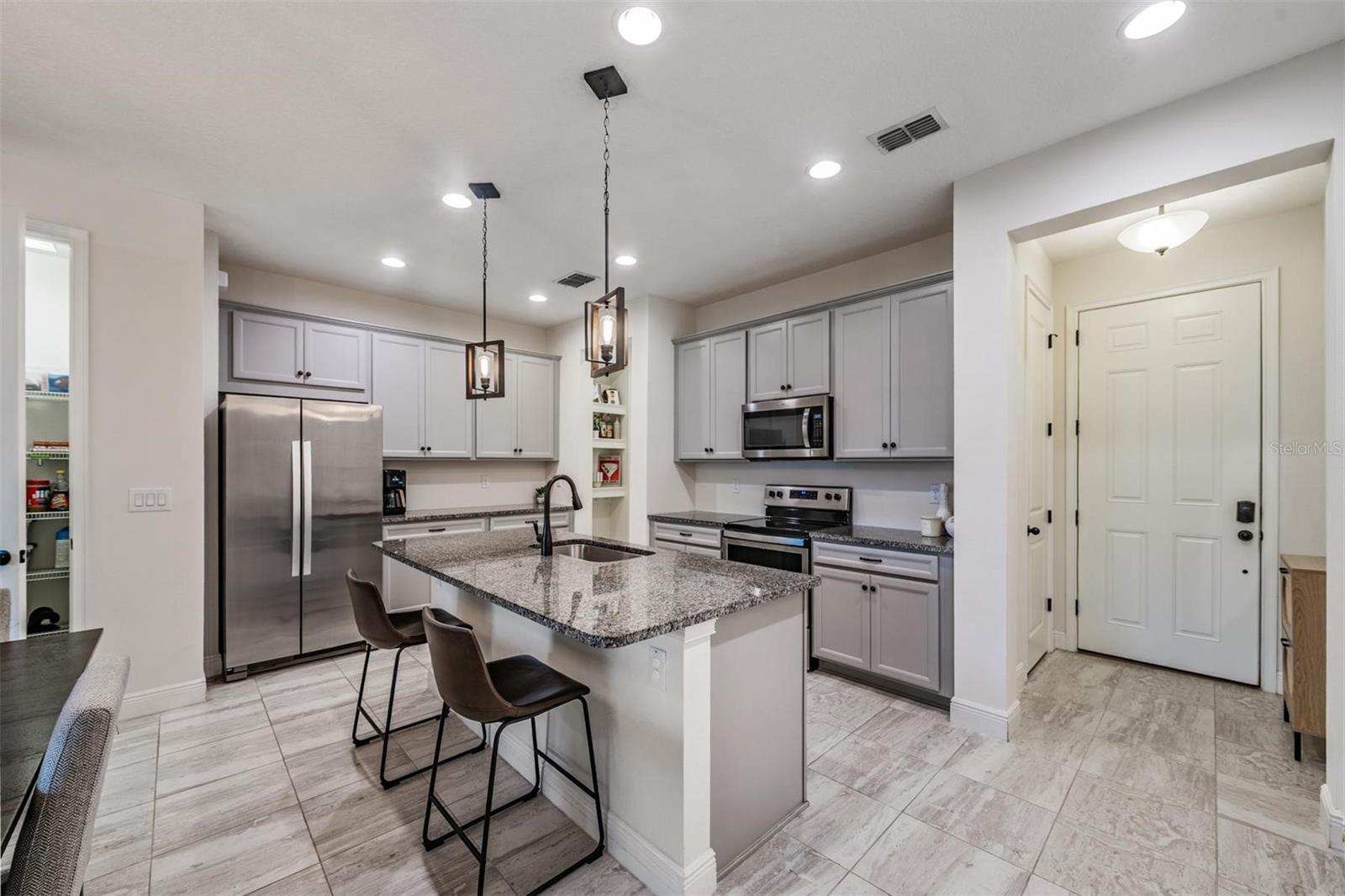 LAKEVIEW - Residential