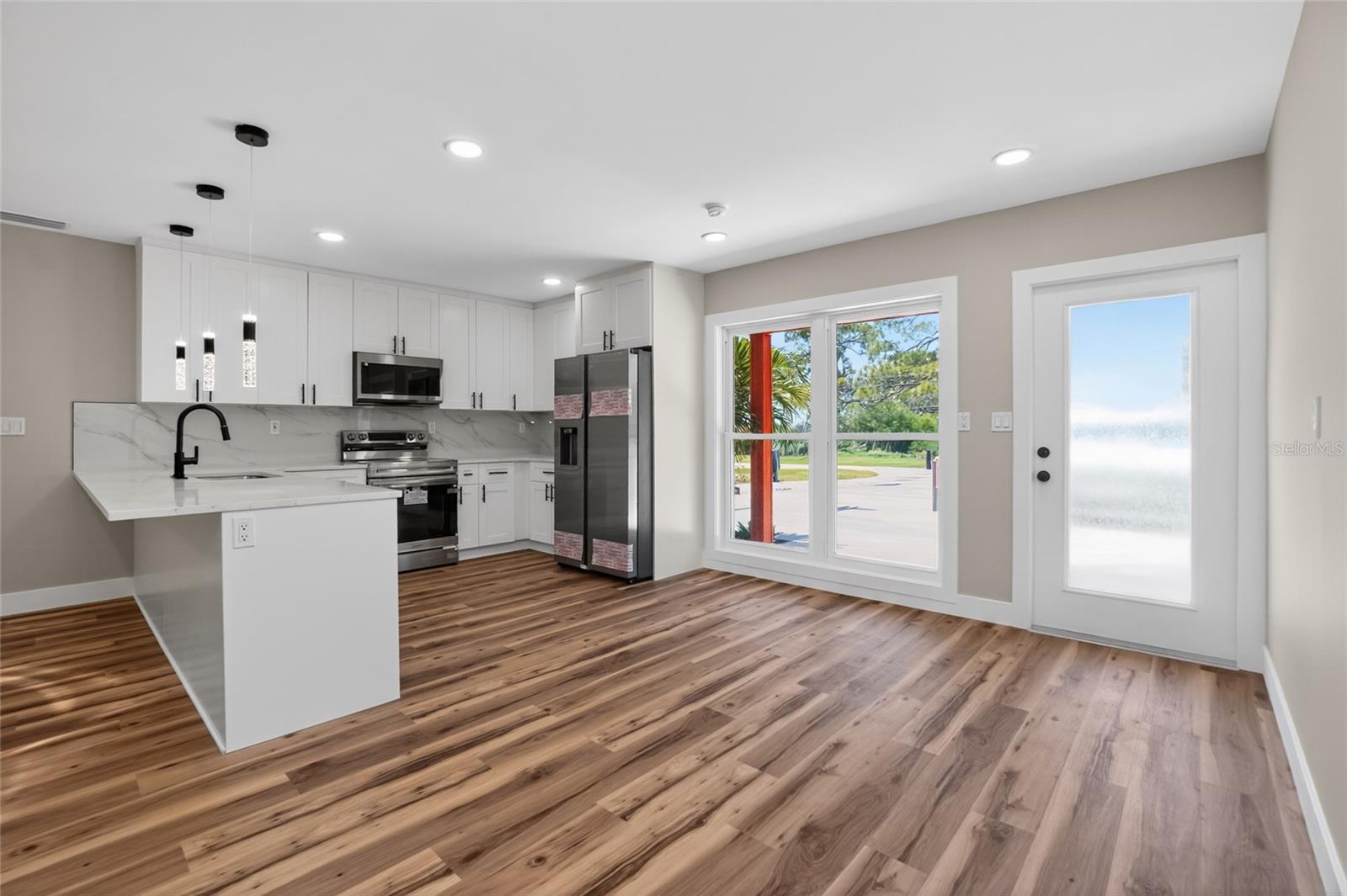 SHORE ACRES BUTTERFLY LAKE REP - Residential