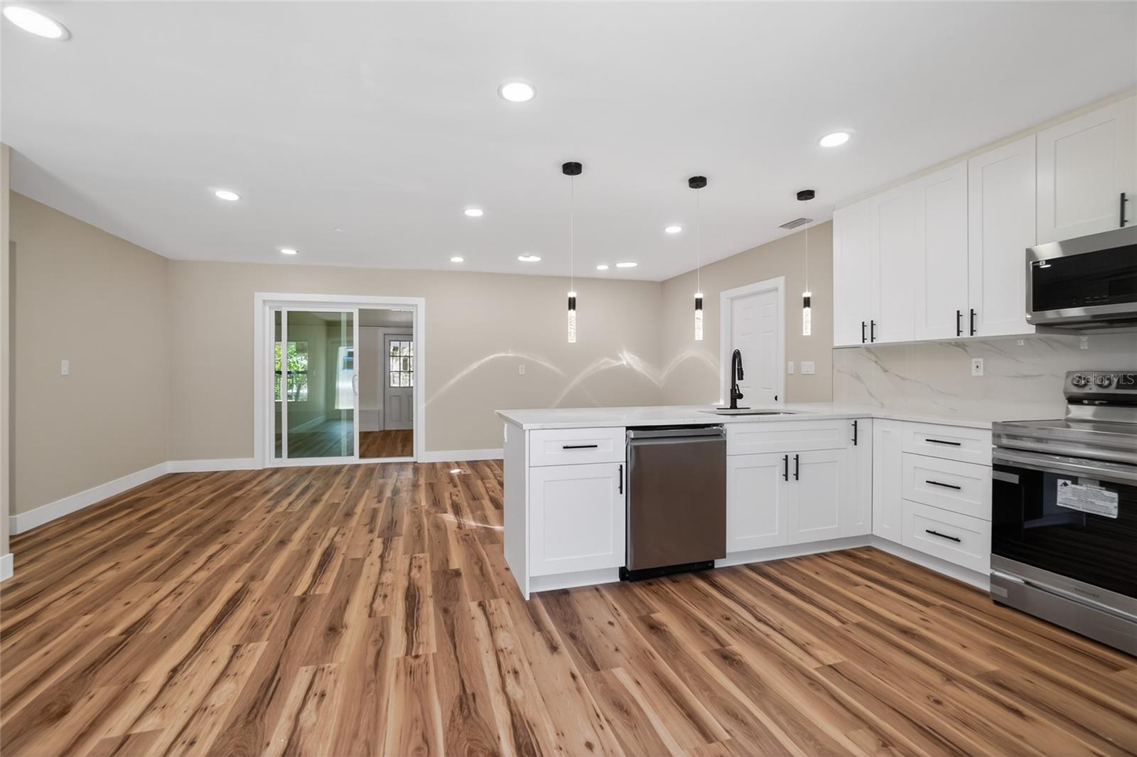 SHORE ACRES BUTTERFLY LAKE REP - Residential