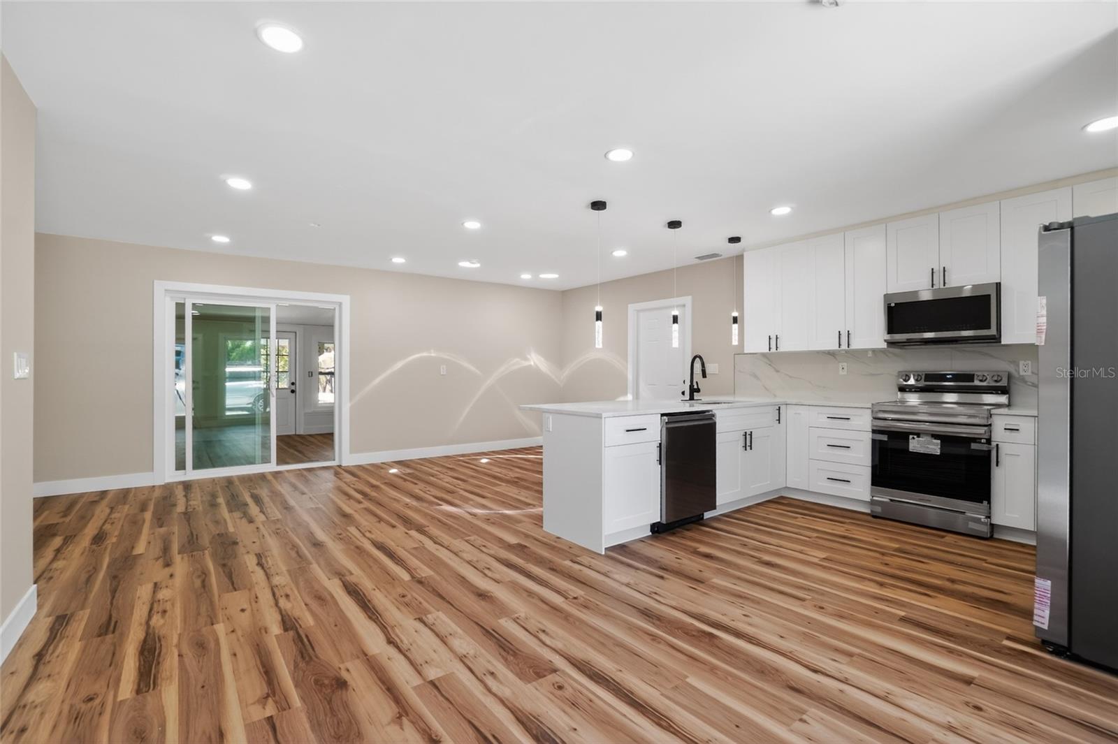 SHORE ACRES BUTTERFLY LAKE REP - Residential