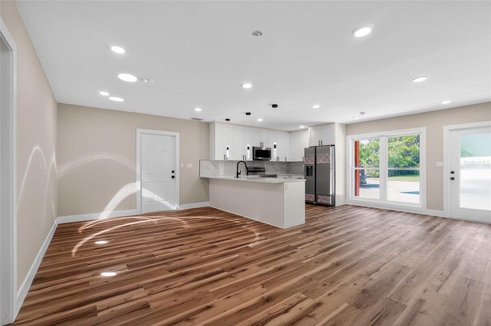 SHORE ACRES BUTTERFLY LAKE REP - Residential