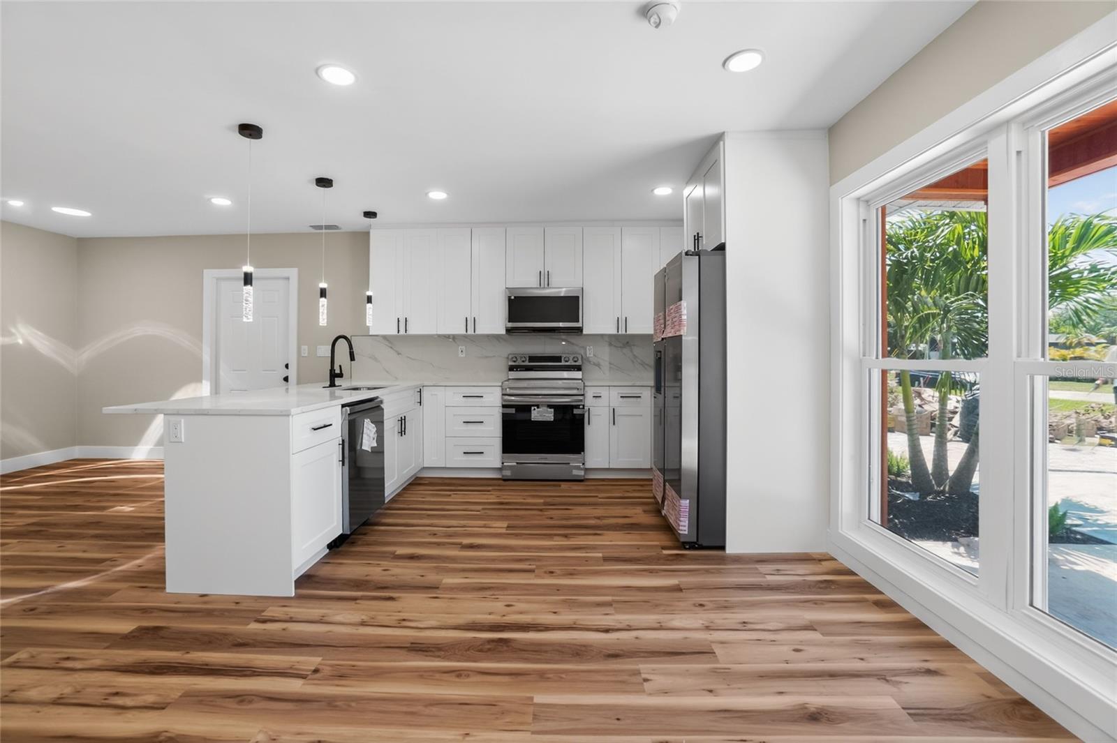SHORE ACRES BUTTERFLY LAKE REP - Residential