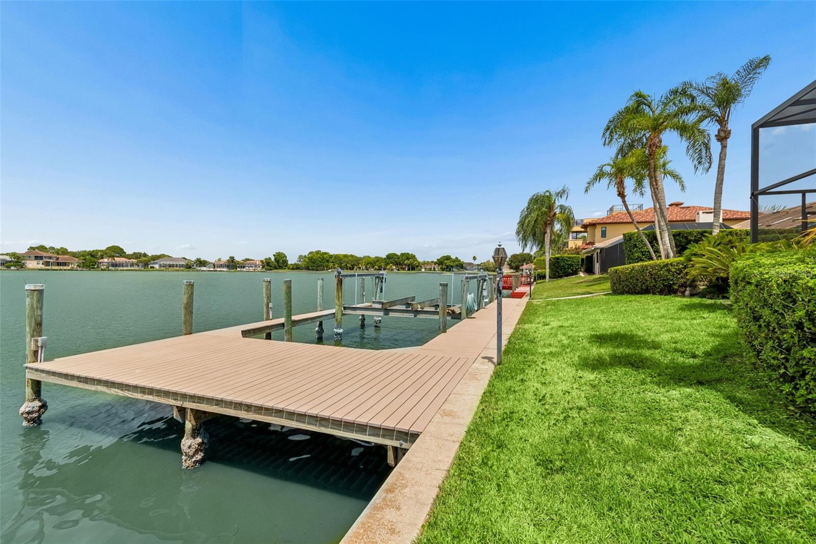 BAYPORT VILLAGE - Residential