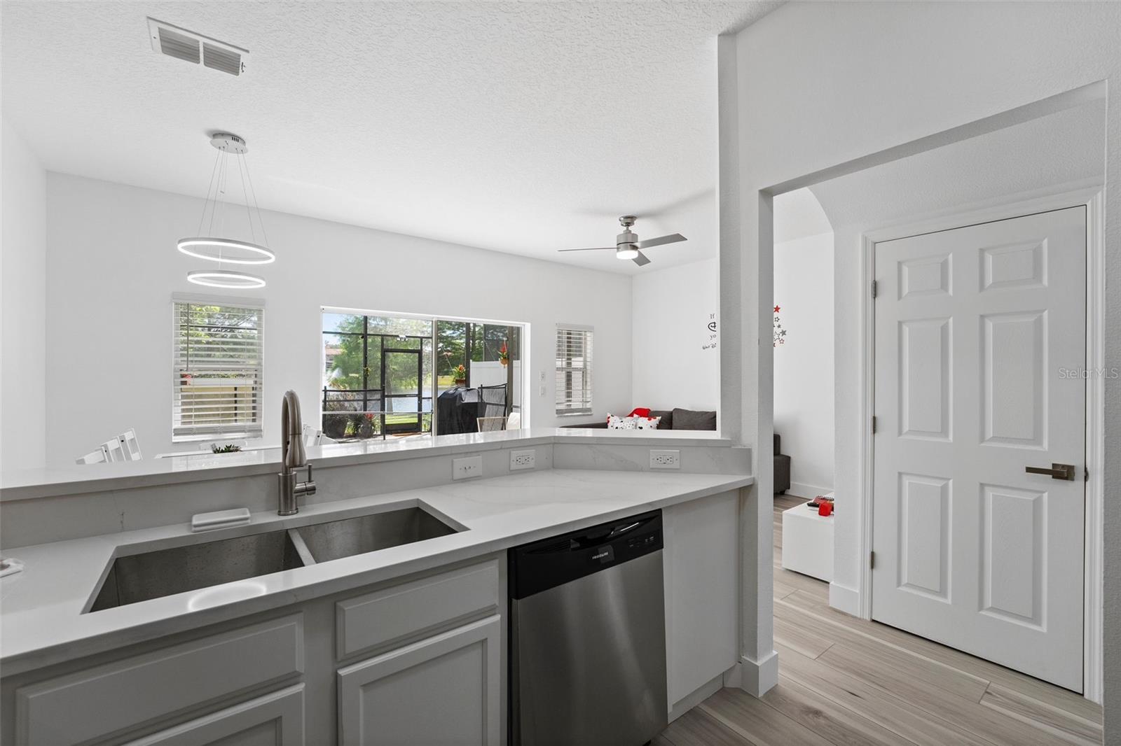 ENCANTADA PH 01 - Residential