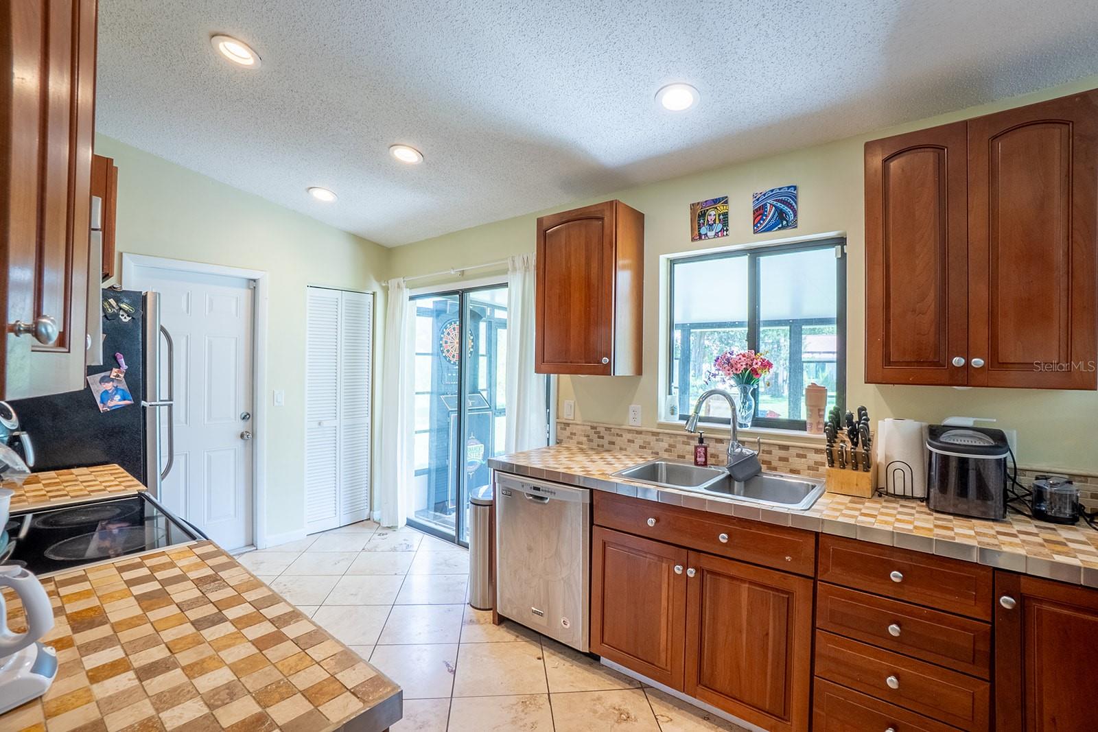 CYPRESS KNOLL - Residential