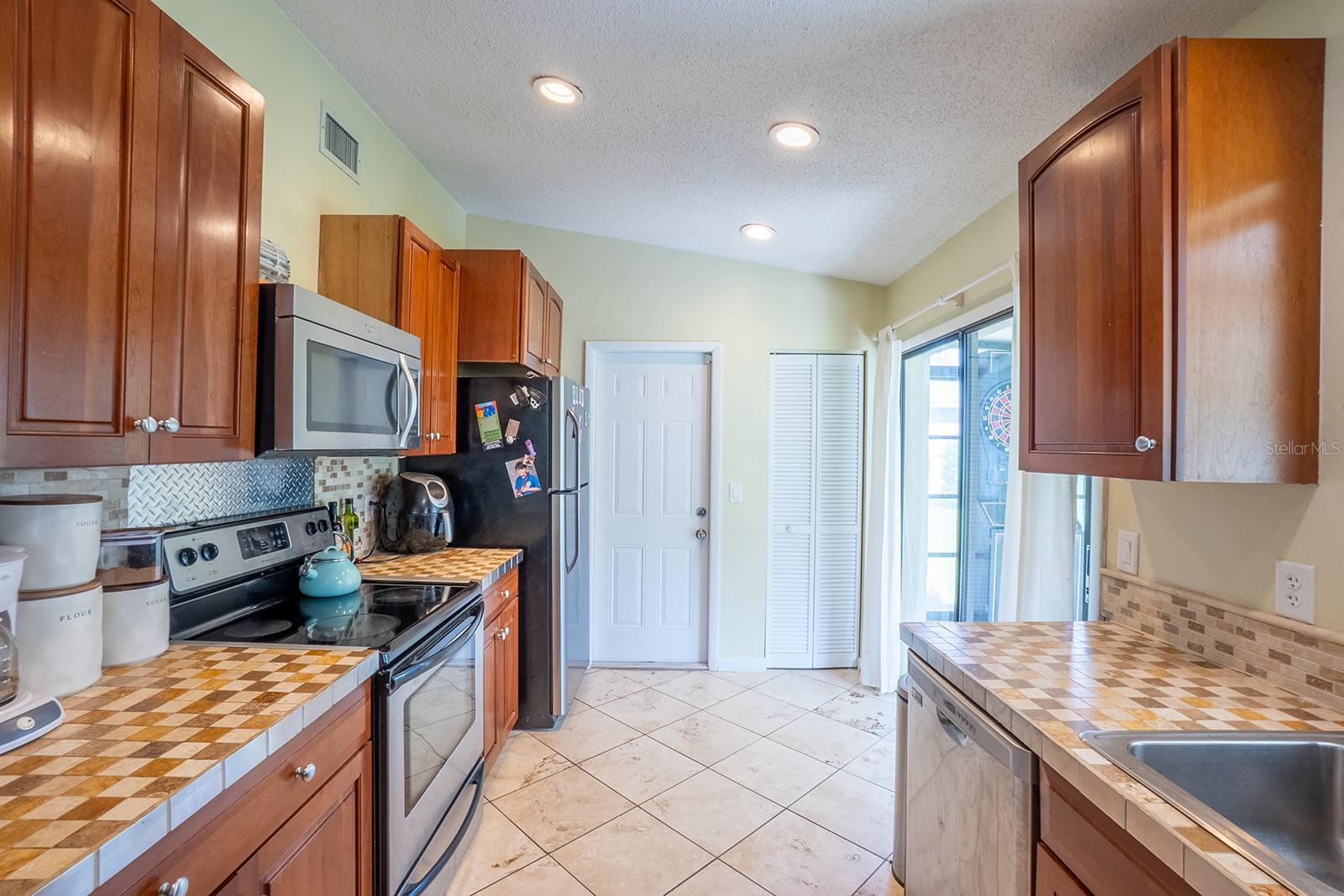 CYPRESS KNOLL - Residential