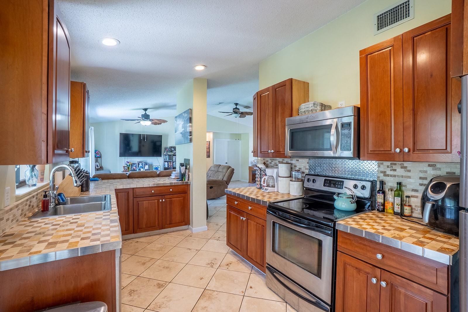 CYPRESS KNOLL - Residential