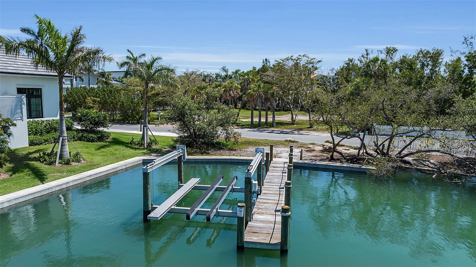 ROBERTS POINT 2 - Land