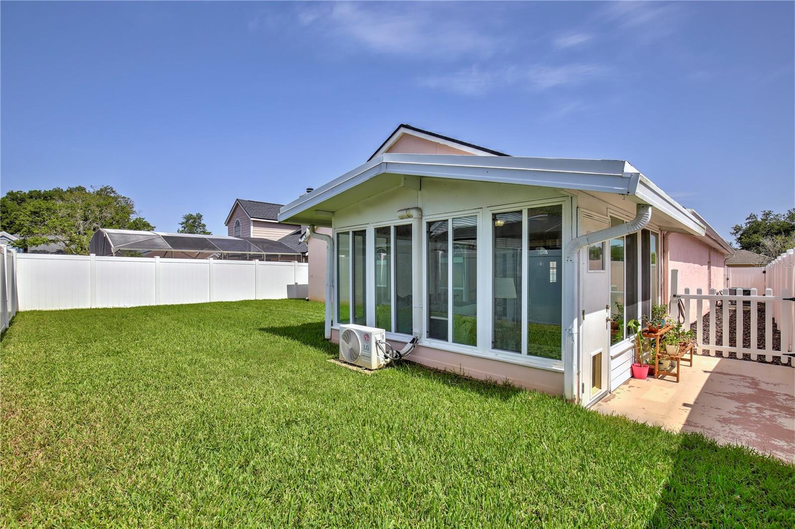 COUNTRY ADDRESS - Residential