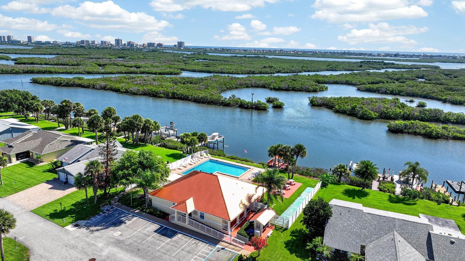 HARBOR POINT - Residential