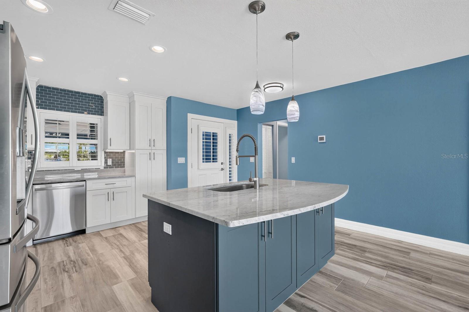 HARBOR POINT - Residential