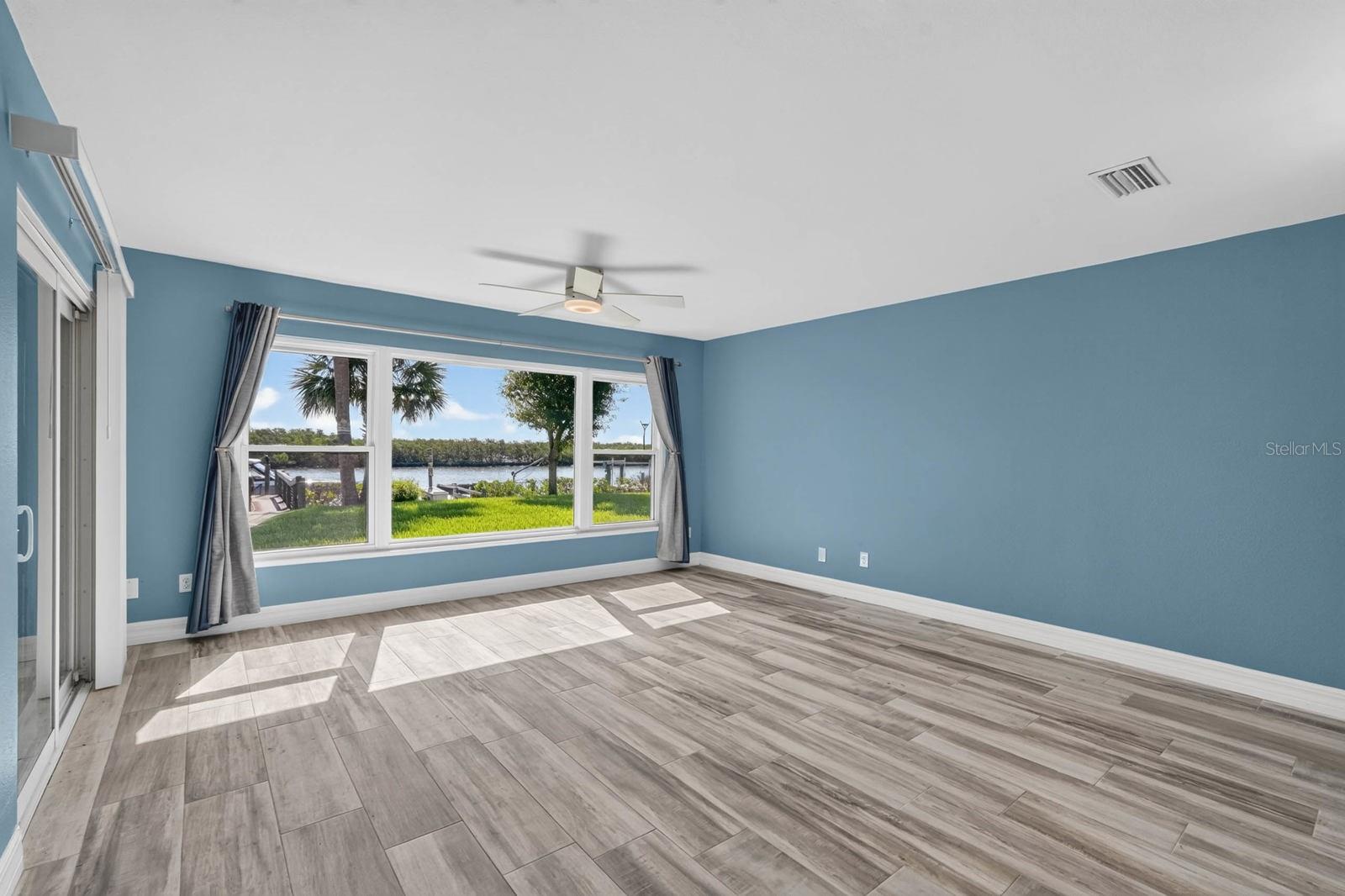 HARBOR POINT - Residential