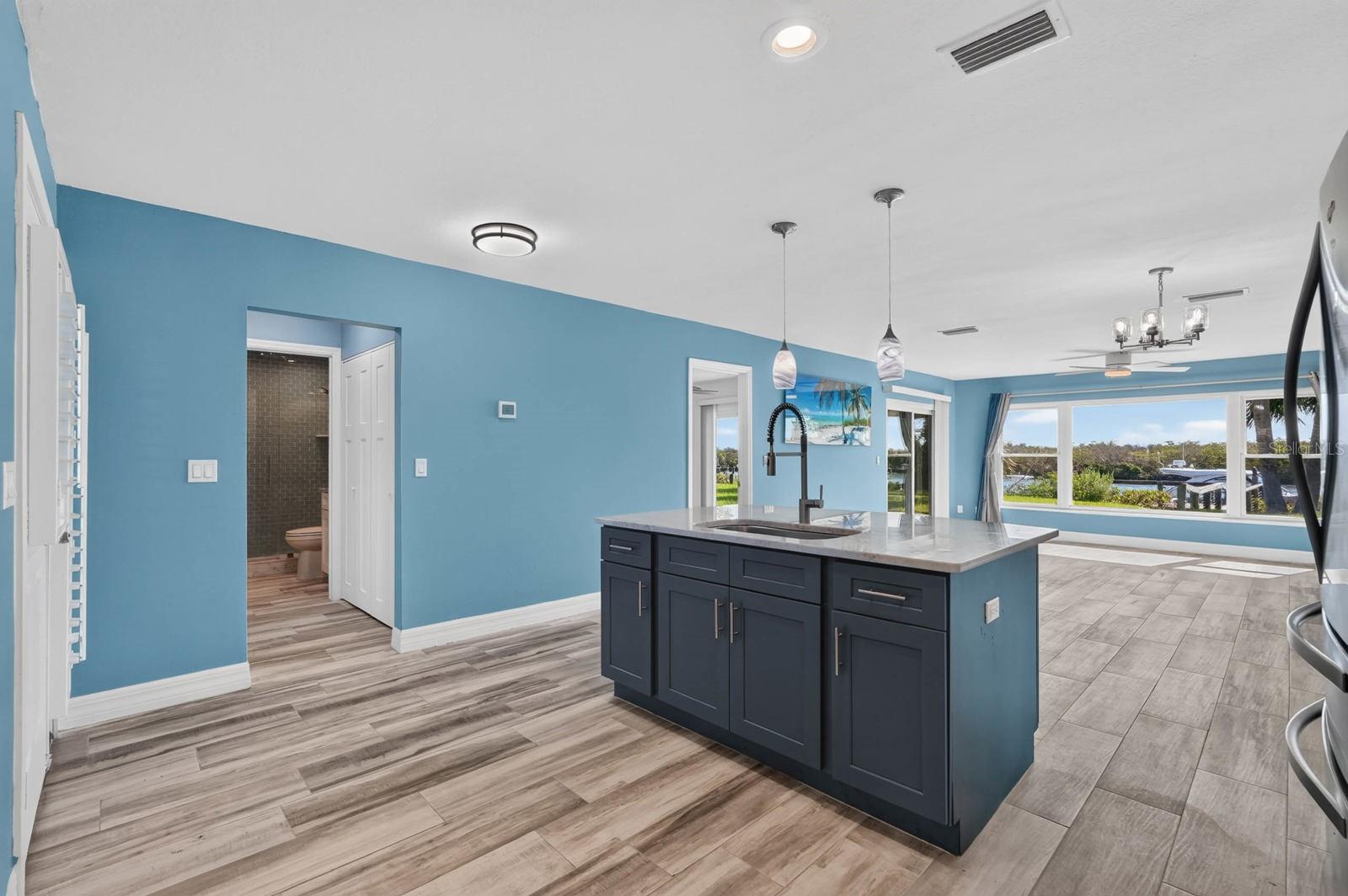 HARBOR POINT - Residential