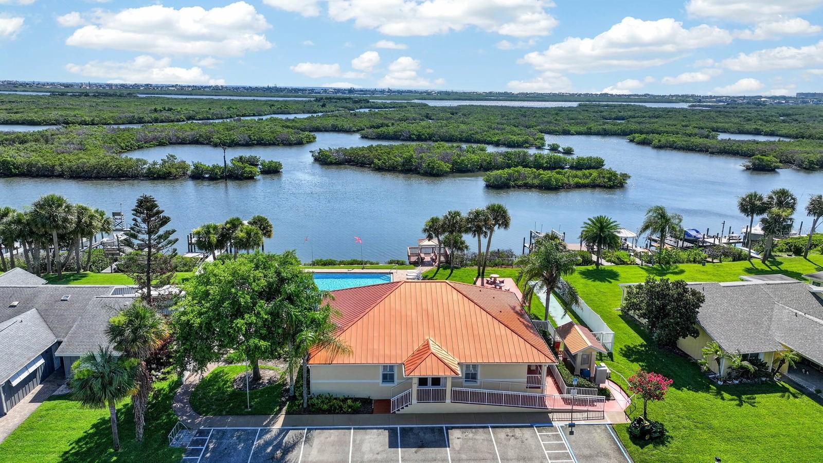 HARBOR POINT - Residential