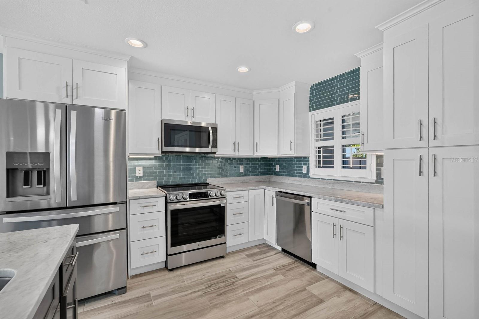 HARBOR POINT - Residential