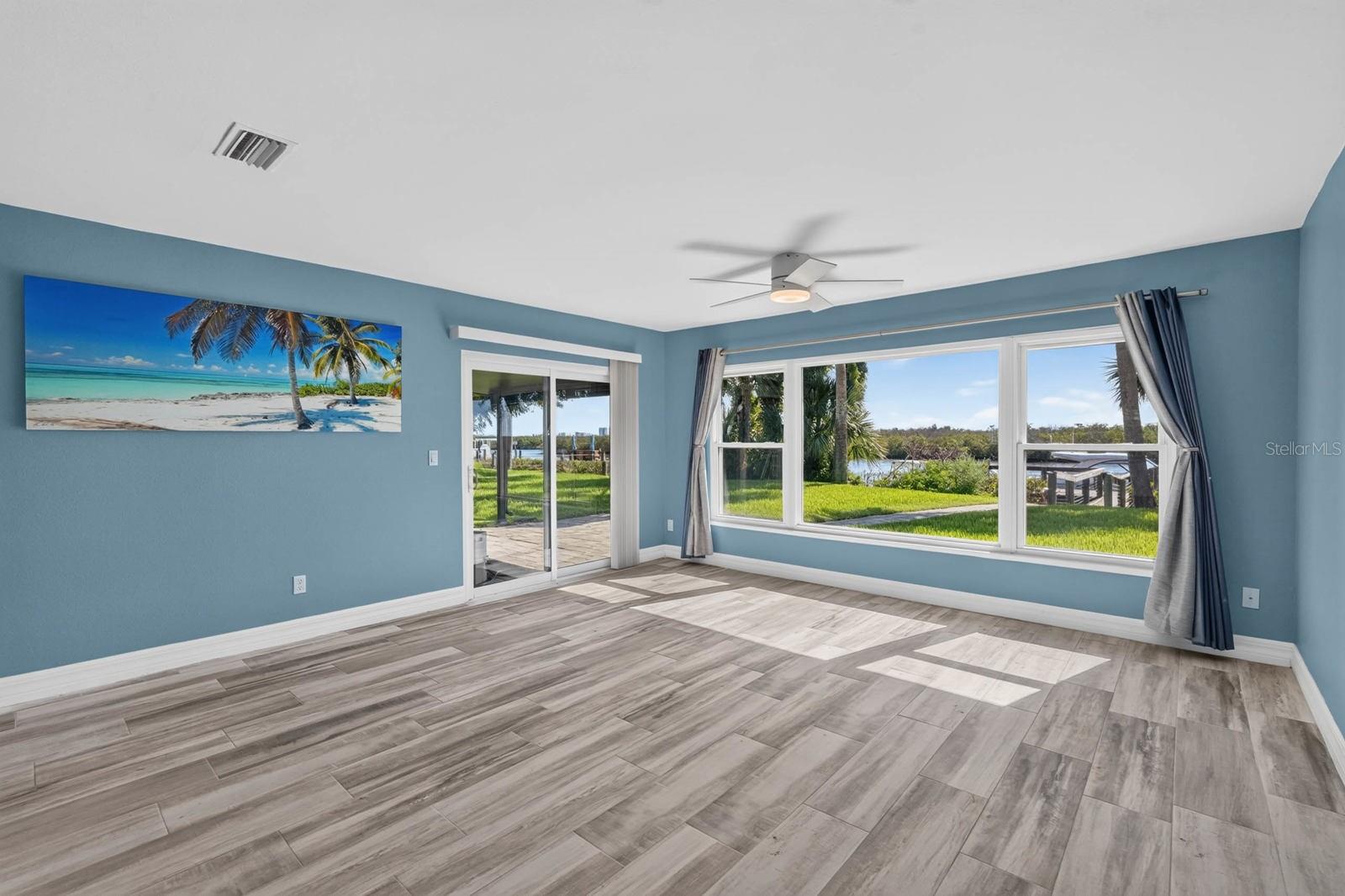HARBOR POINT - Residential