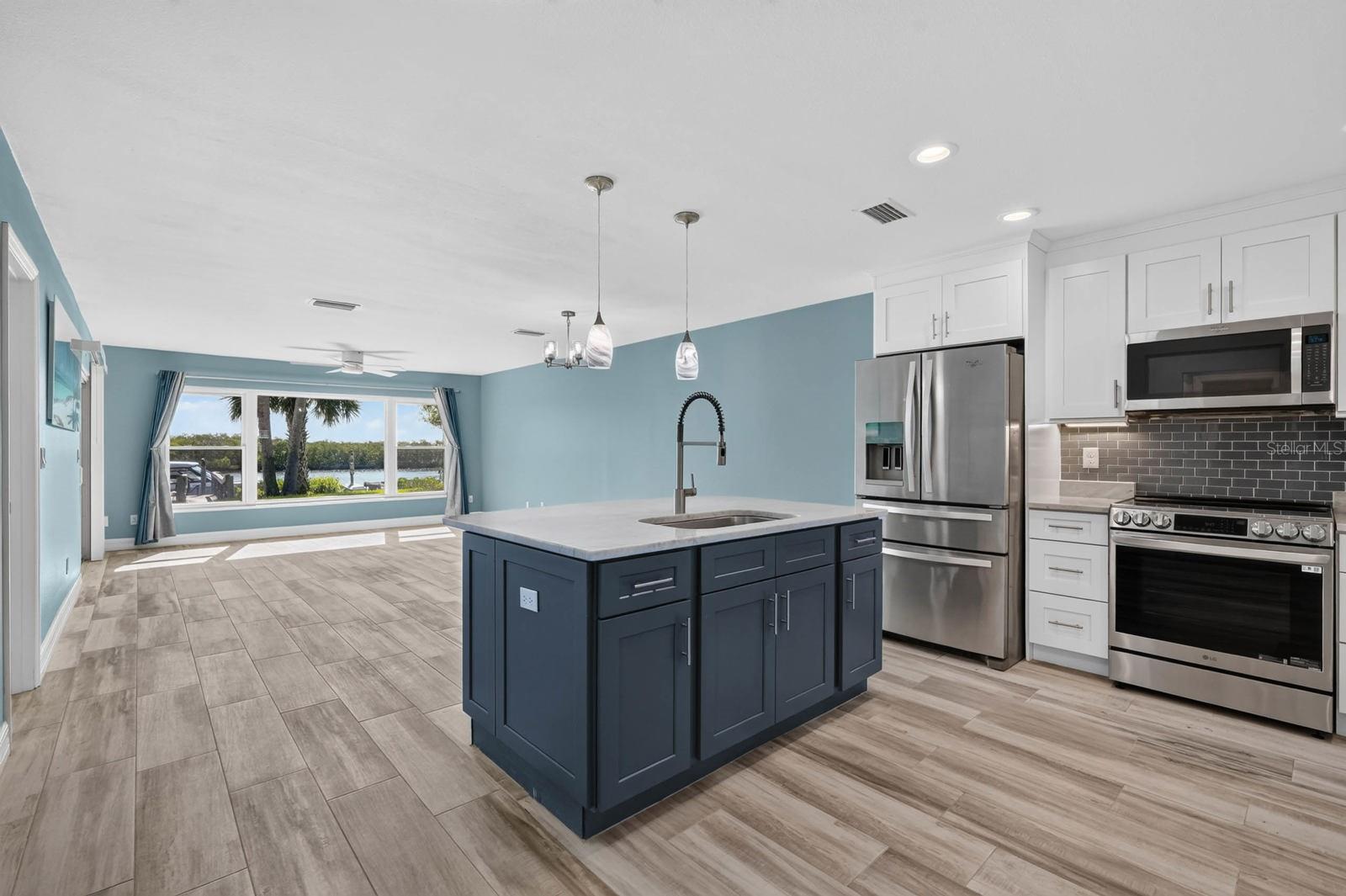 HARBOR POINT - Residential