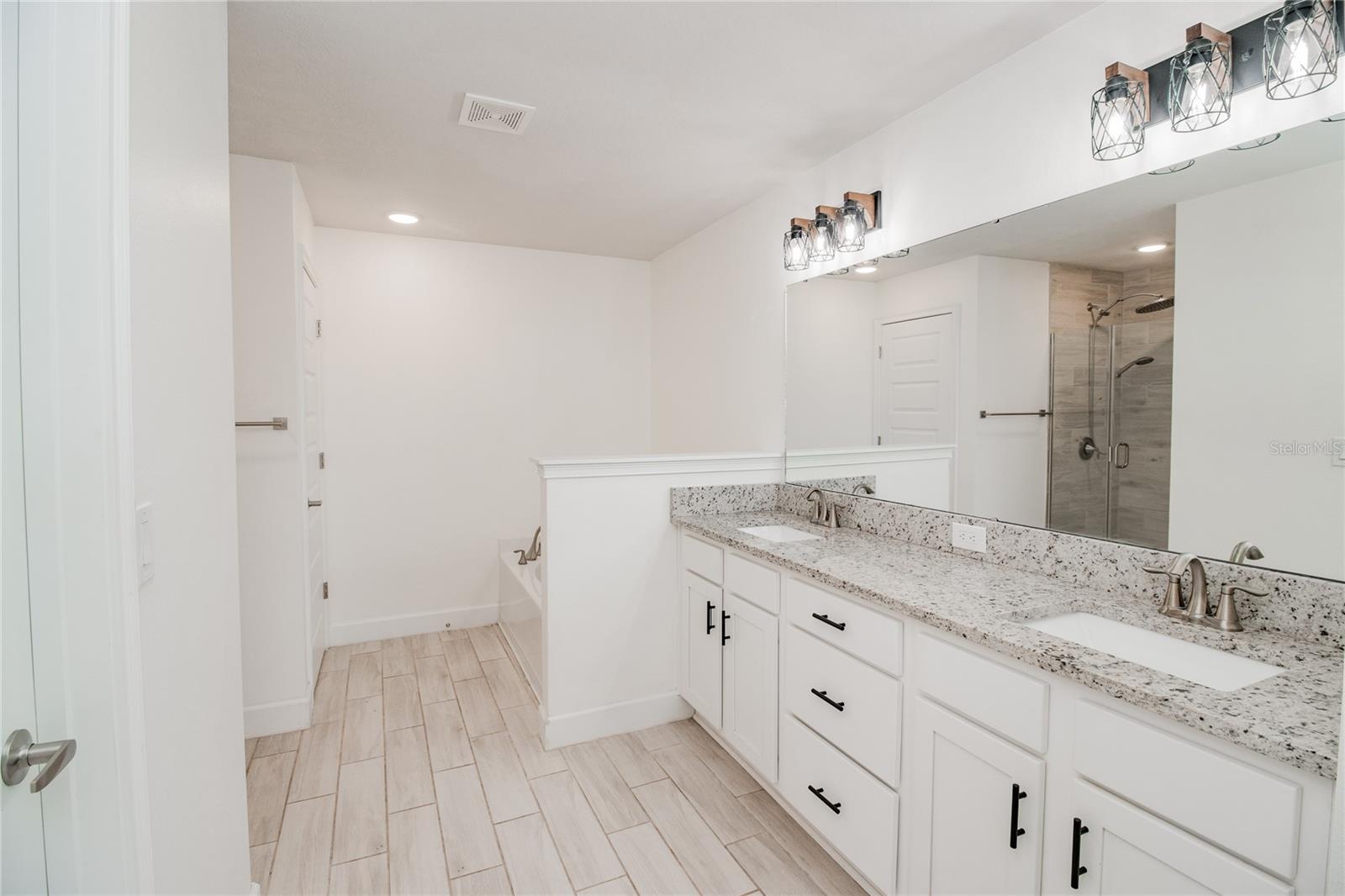 LAKE JULIANA ESTATES - Residential