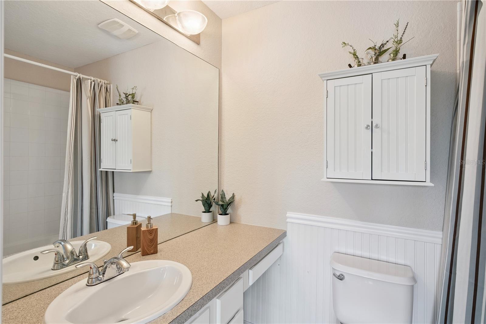 REGENCY OAKS UNIT ONE - Residential
