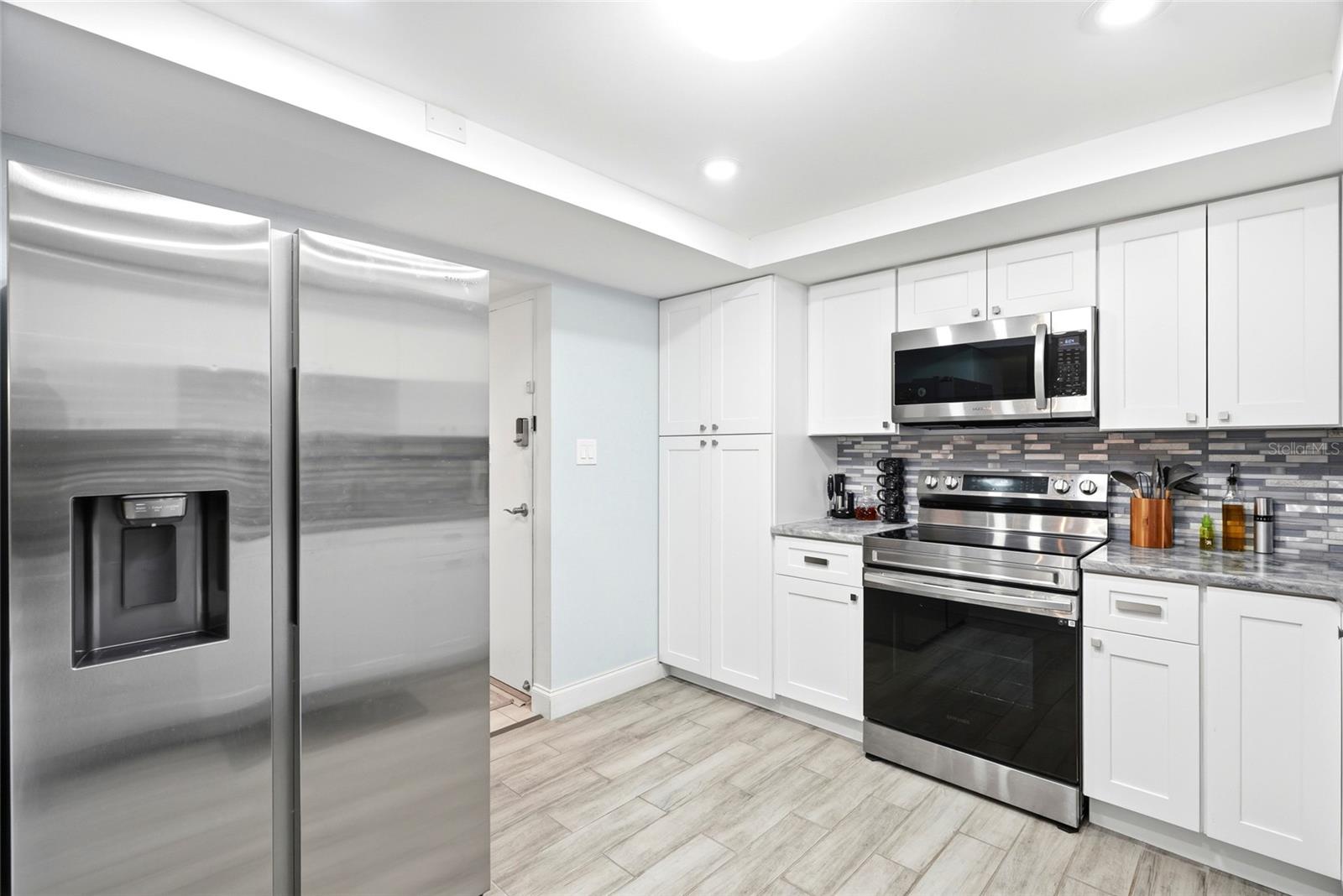 REDINGTON TOWERS BLDG 2 CONDO - Residential