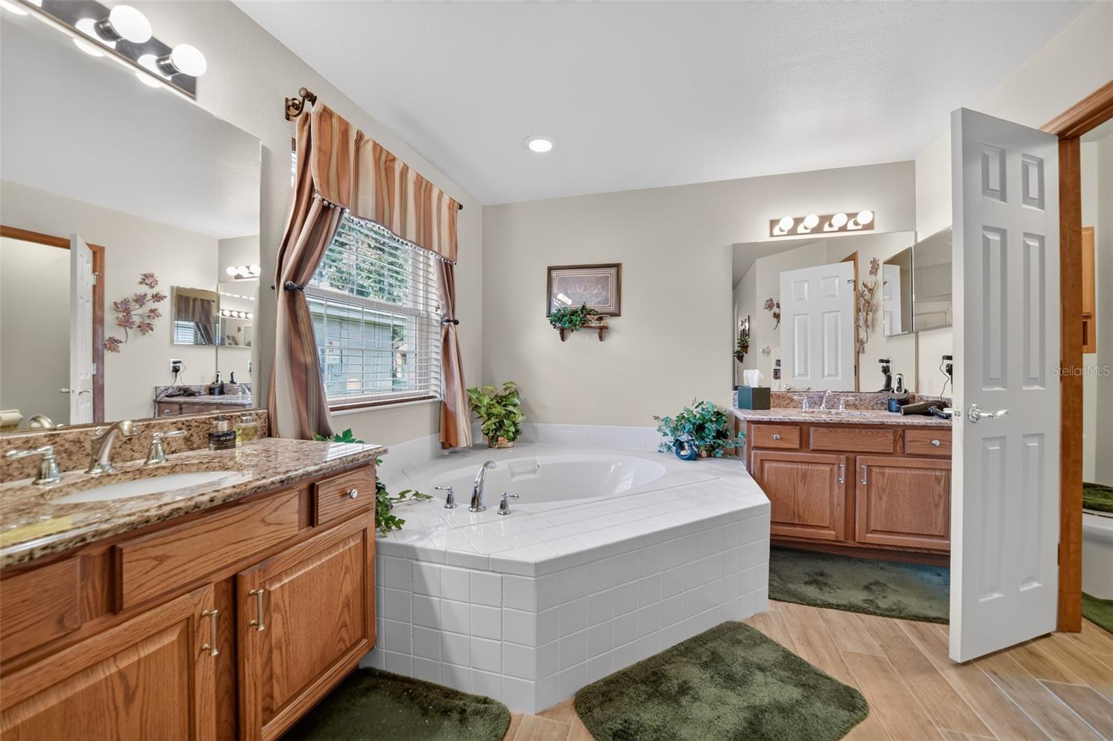 SILVER BEND - Residential